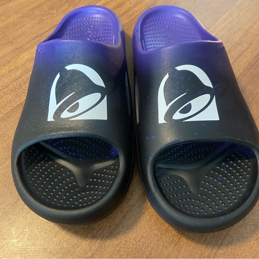 TACO BELL LIVE MAS CROCS Slides in Purple to Black Drip-Fade Men's 9 Women's 11